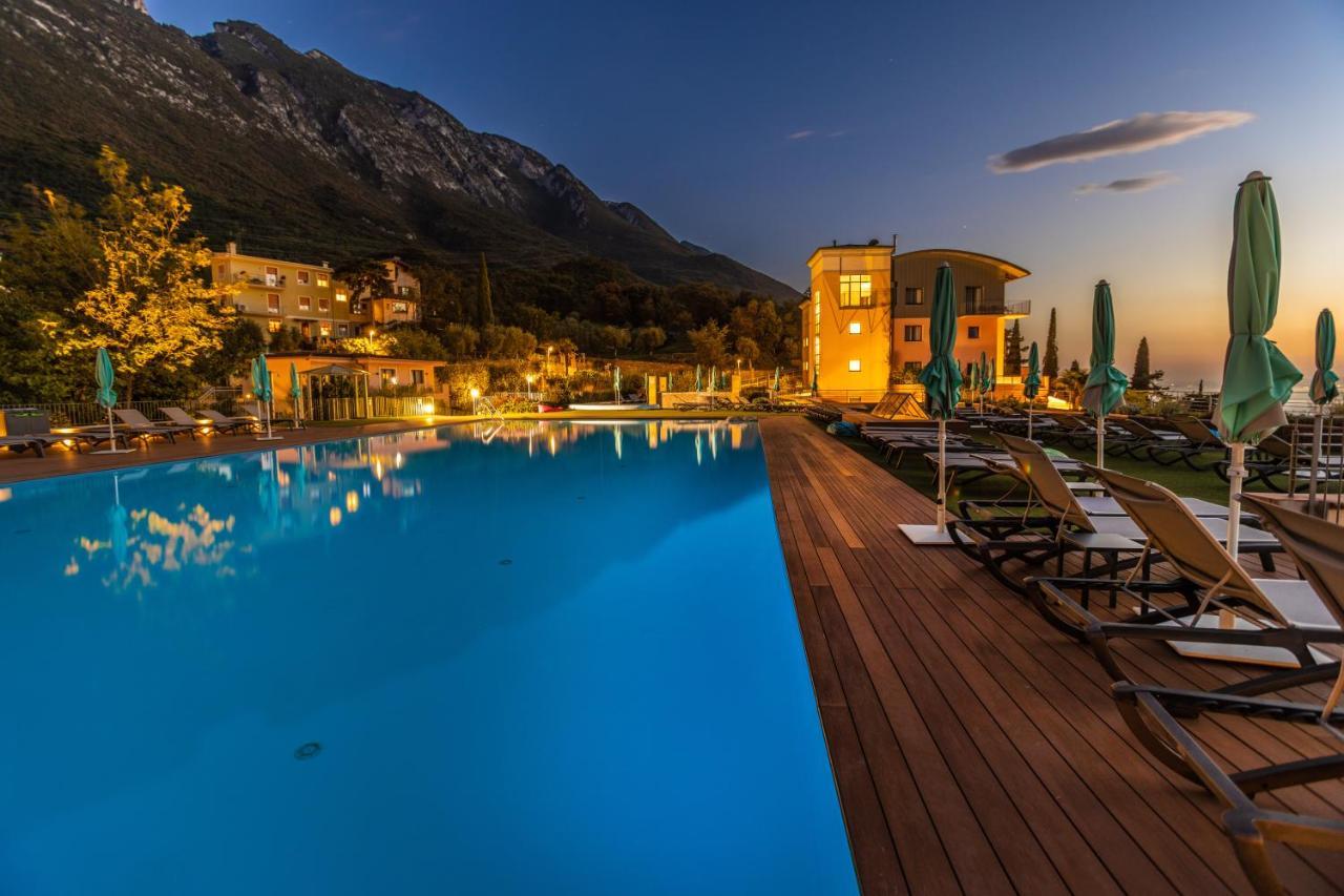 Natur Resort Panorama Мальчезине Экстерьер фото